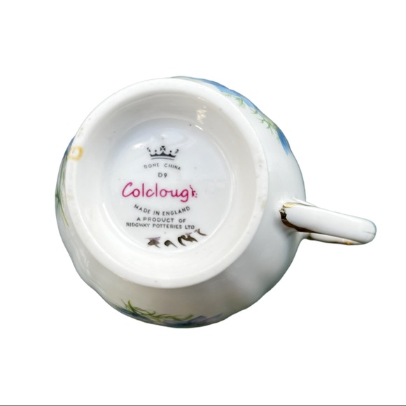 Vintage Colclough Made in England Blue Flower with gold trim tea cup and Saucer - Picture 4 of 5